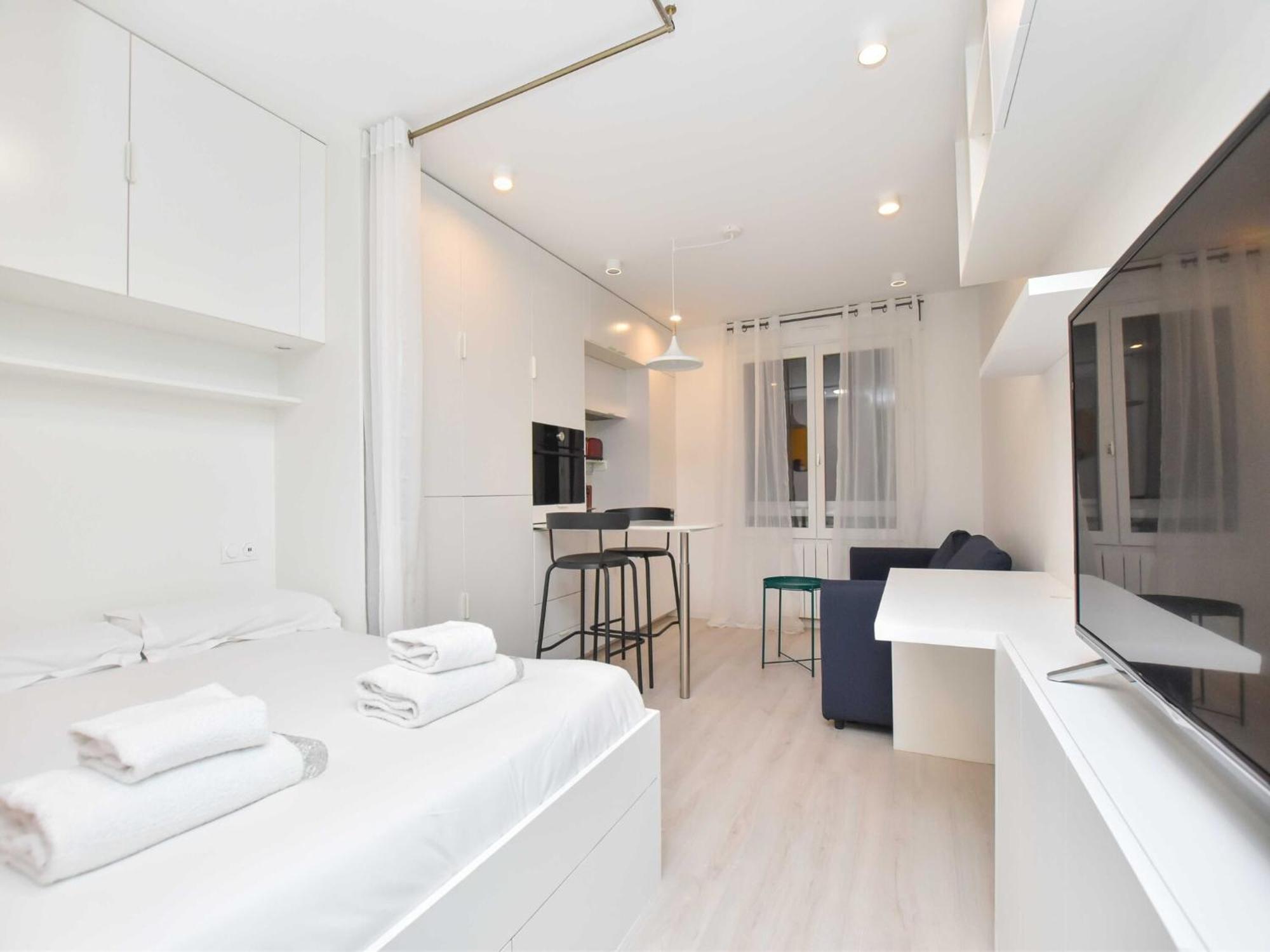 Appartement Super Lumineux- Gambetta Bail Mobilite Parijs