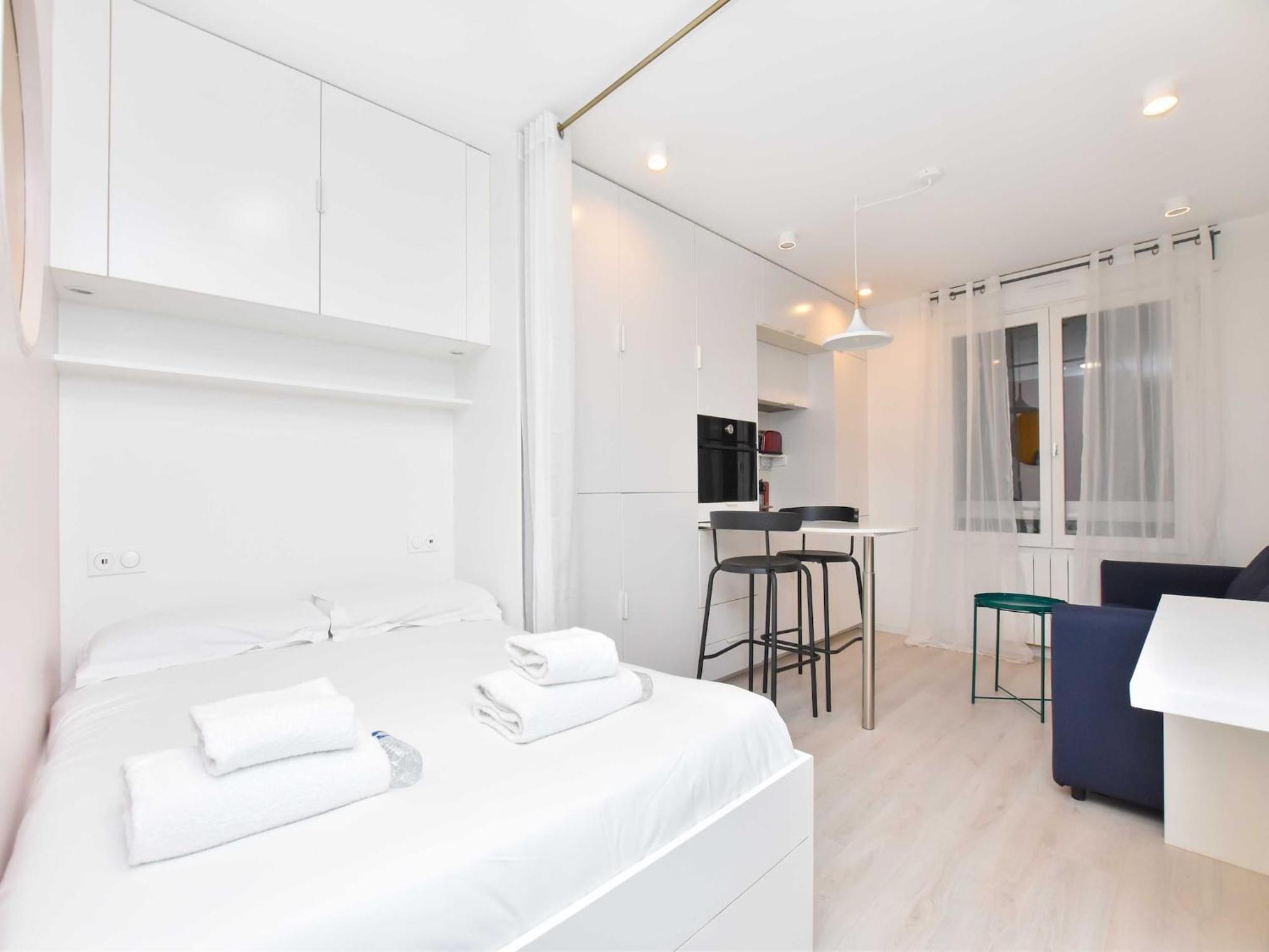 Appartement Super Lumineux- Gambetta Bail Mobilite Parijs